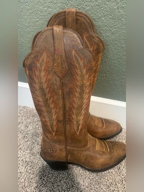 Ariat Brown Textured Western Boot Interior